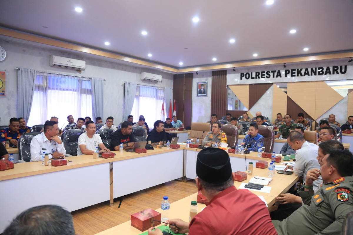 Pejabat Walikota hadiri Rapat Koordinasi Persiapan Pengamanan Konser S07 di Aula Kiambang Kapolresta