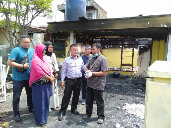DPRD Beri Bantuan Korban Kebakaran di Senapelan 