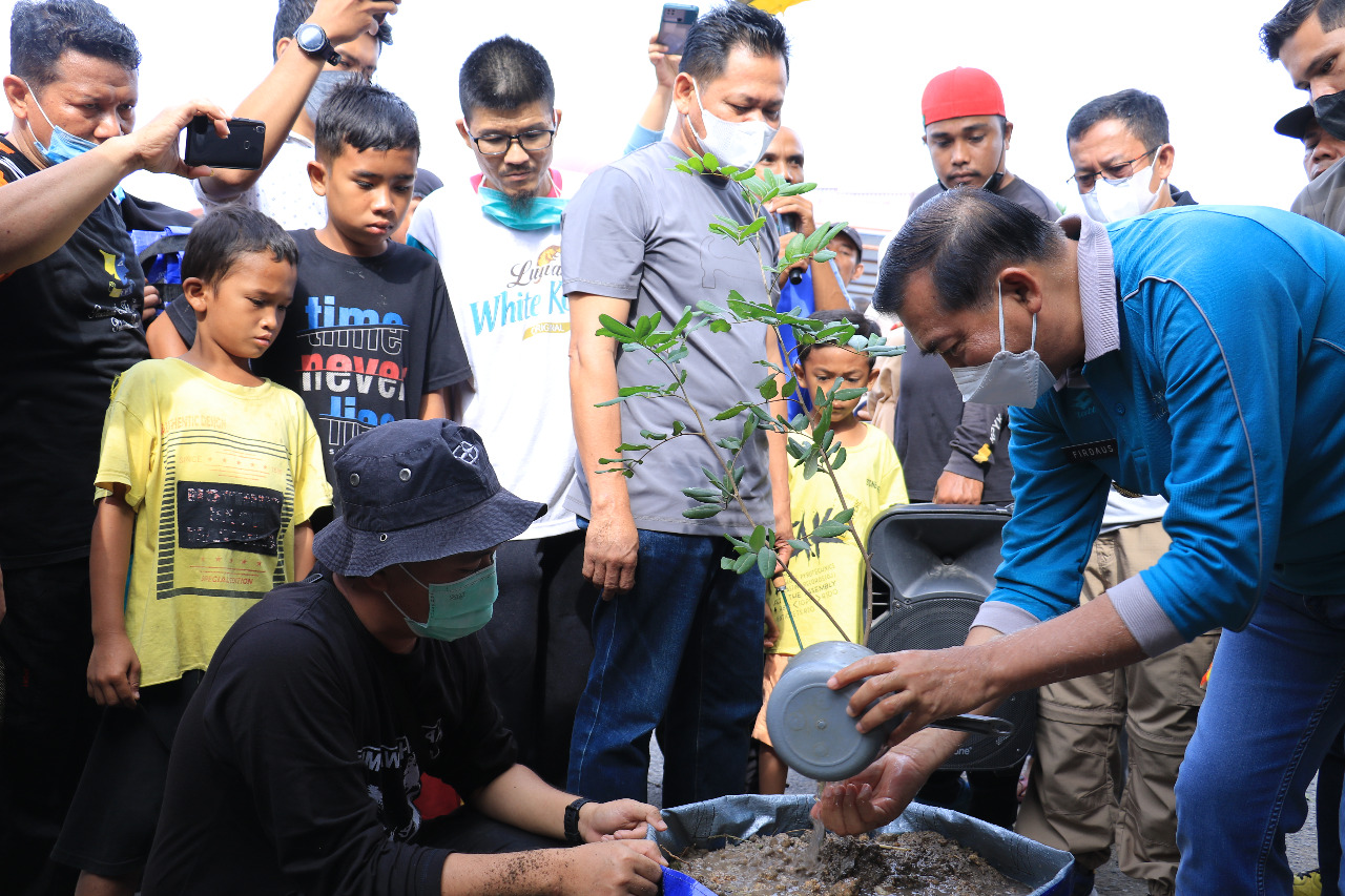 Walikota Pekanbaru Apresiasi Aksi Gotong Royong Lorong Hijau Tabulapot