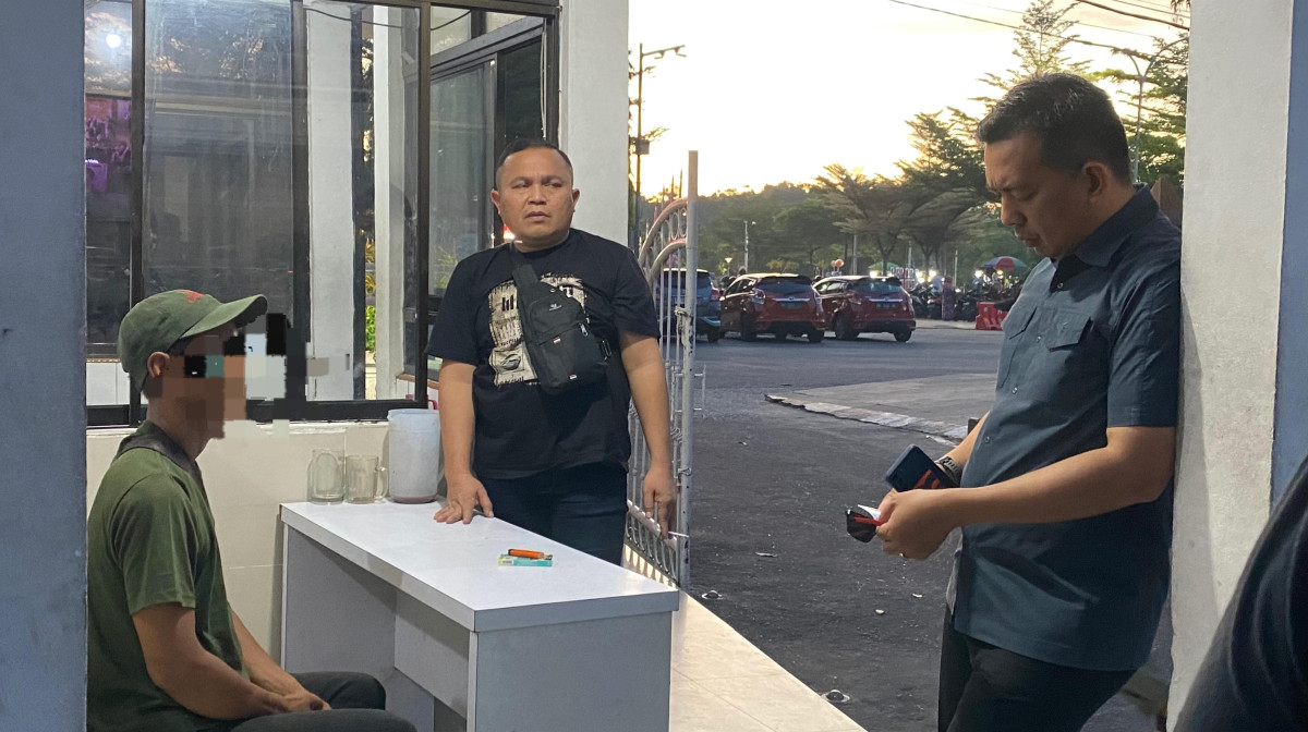 Satpol PP Serahkan Pelaku Pencurian Baliho Pj Wako Pekanbaru untuk Diproses Polisi