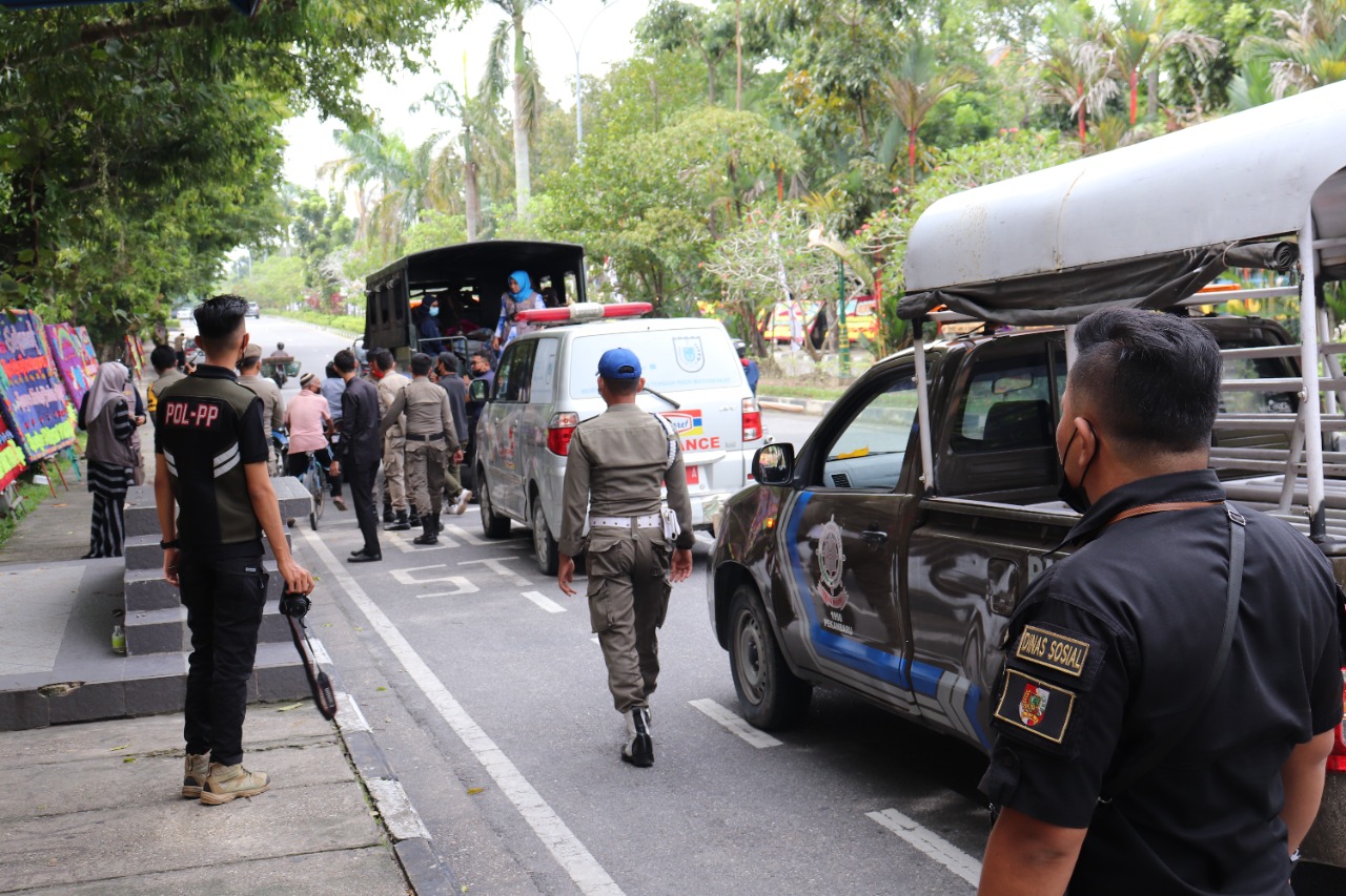 Sasar 2 Ruas Jalan, Dinsos Kota Pekanbaru bersama Satpol PP Jaring 29 Gepeng