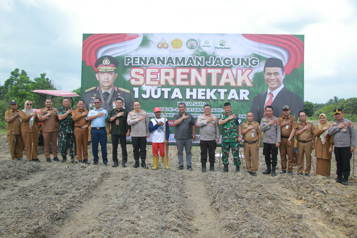 Polresta Pekanbaru Dukung Program Penanaman Jagung 1 Juta Hektare Secara Serentak