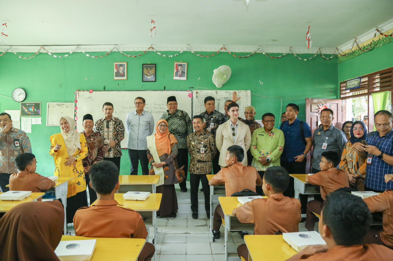 Komisi X DPR RI ke SMP Negeri 15, Klarifikasi Kasus Viral di Sekolah