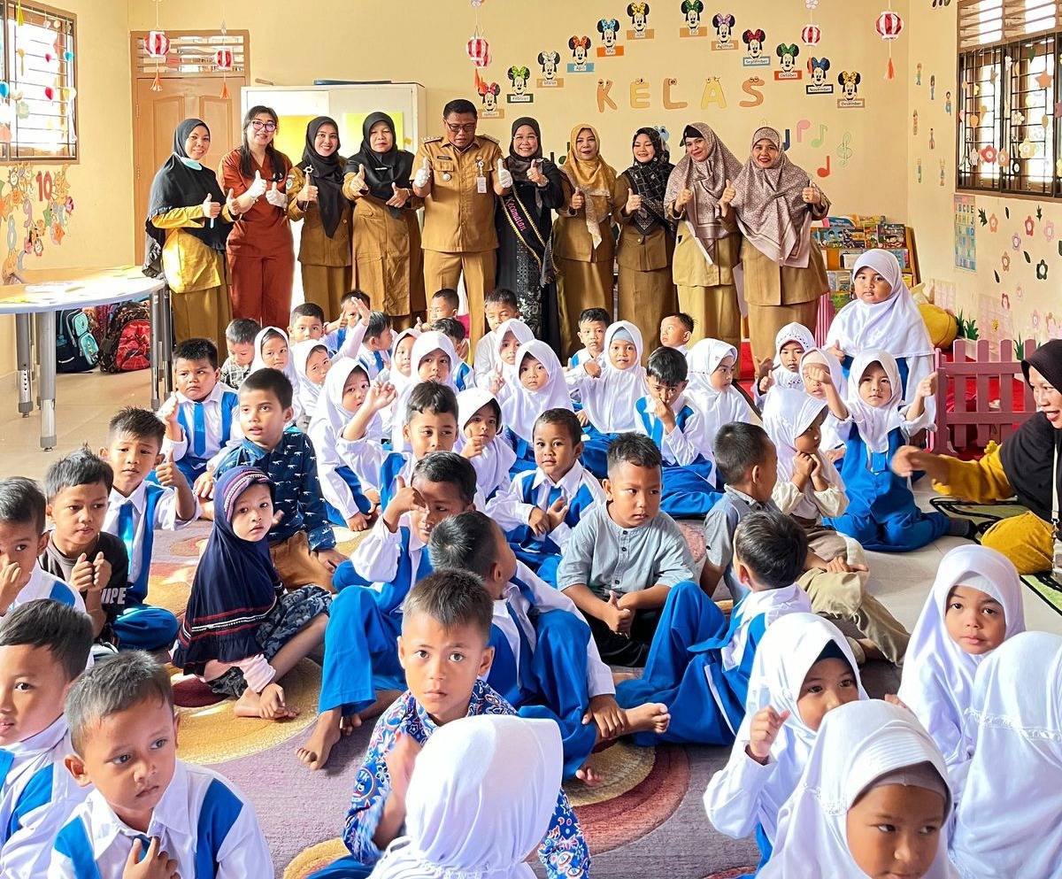 Jemput Bola, Diskes Datangi Rumah Warga dan Sekolah Lanjutkan Imunisasi Polio